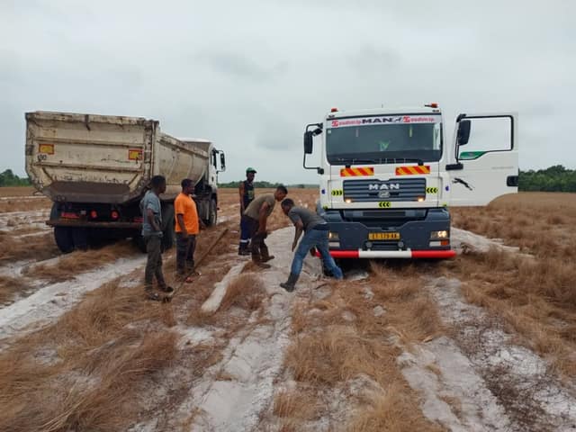 Fondations et longrines — chantier Branker — photo 11 sur 77
